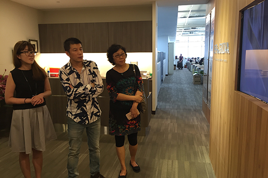 参观考察新加坡丽西施饰品公司(RISIS)总部.jpg